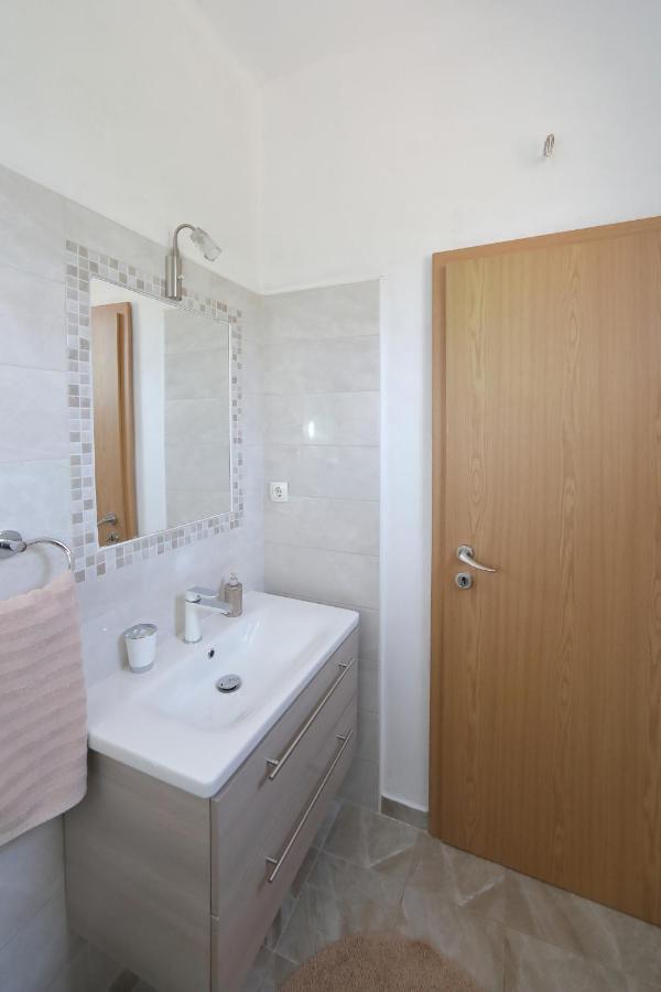 Apartment Sunny Terrace Bibinje Bagian luar foto